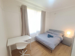 Comfortable Room in Cozy Home - E2, Sydney